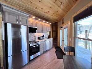 Fridge, microwave, coffee/tea maker, toaster - Skiers Paradise! Lower level of ski in - ski out duplex (Sugar Mountain)