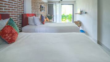 Twin Room | In-room safe, desk, free WiFi