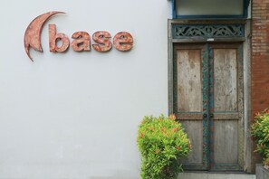 Front of property - Base Guesthouse and Hostel (Canggu)
