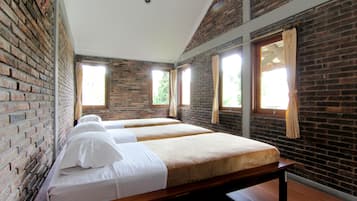 Desk, free WiFi, bed sheets