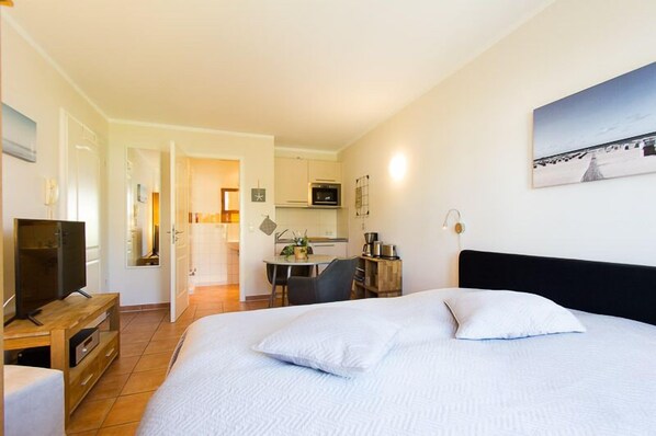 1 多间卧室、上网接入、床单