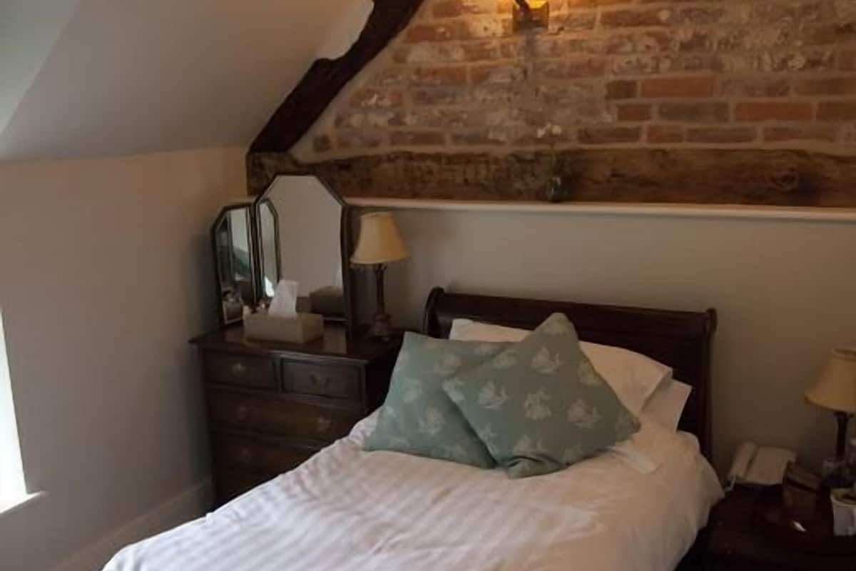 single room | individually decorated, individually furnished, soundproofing