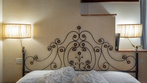 2 bedrooms, iron/ironing board, Internet, bed sheets