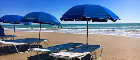 Private beach, beach cabanas, sun loungers, beach towels