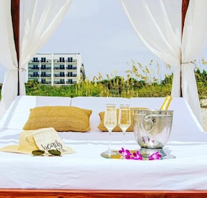 Private beach, beach cabanas, sun-loungers, beach towels