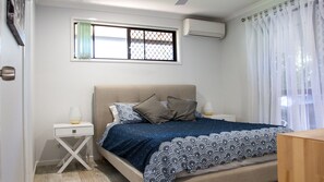 3 makuuhuonetta, silitysrauta/-lauta, ilmainen Wi-Fi, vuodevaatteet