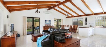 Michael Street 39, Golden Beach