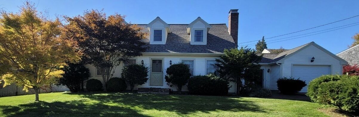 BEAUTIFUL SETTING.....DESIRABLE DENNIS LOCATION