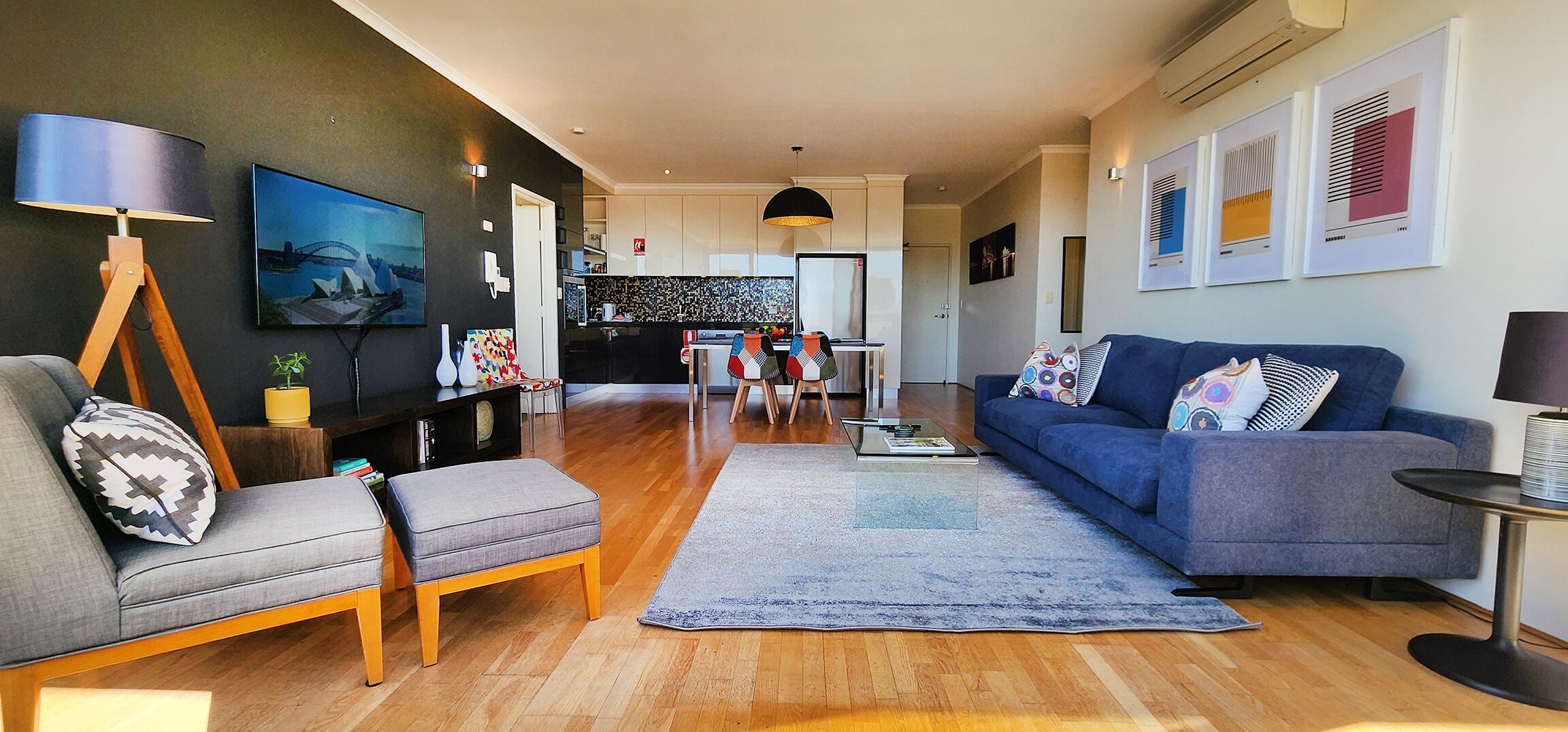 Smart-TV og DVD-spiller