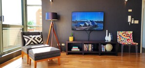 Smart TV, DVD player