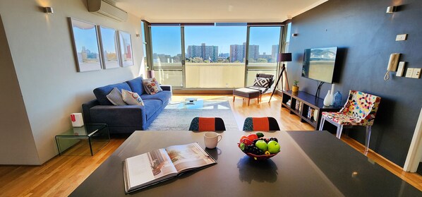 Smart TV, DVD player