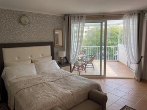 2 bedrooms, in-room safe, desk, iron/ironing board - Marbella apartment with swimming pool (Marbella)