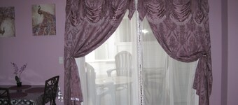 Charming Private Very Romantic Studio. Pool access.