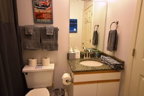 Condo (MH201) | Bathroom - Mountain Harbor #201 2 Bedroom Condo (Whitefish)