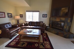 Living room - Mountain Harbor #201 2 Bedroom Condo (Whitefish)
