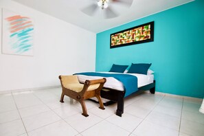 Apartament econòmic, diversos llits, no fumadors, cuina | 2 dormitoris, cortines opaques i habitacions insonoritzades 