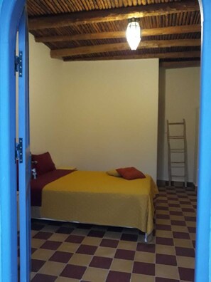 3 bedrooms, iron/ironing board, Internet, bed sheets