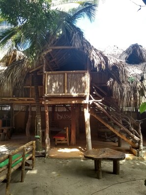 Classic Shared Dormitory, Multiple Beds, City View (Kiosko)