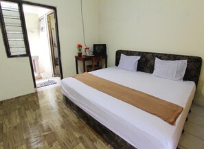 Standard Room | Free WiFi - Griya Lowanu Yogyakarta (Yogyakarta)