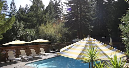 The Occidental Lodge