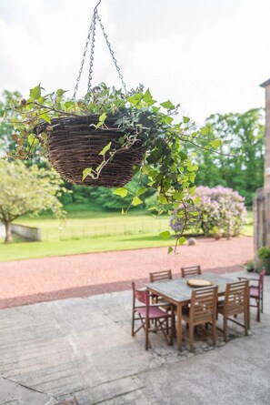 Garden view - Glenarch House (Dalkeith)