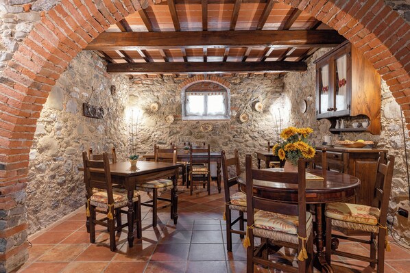 Free daily cooked-to-order breakfast - Lucca Franco's Villa (Borgo a Mozzano)