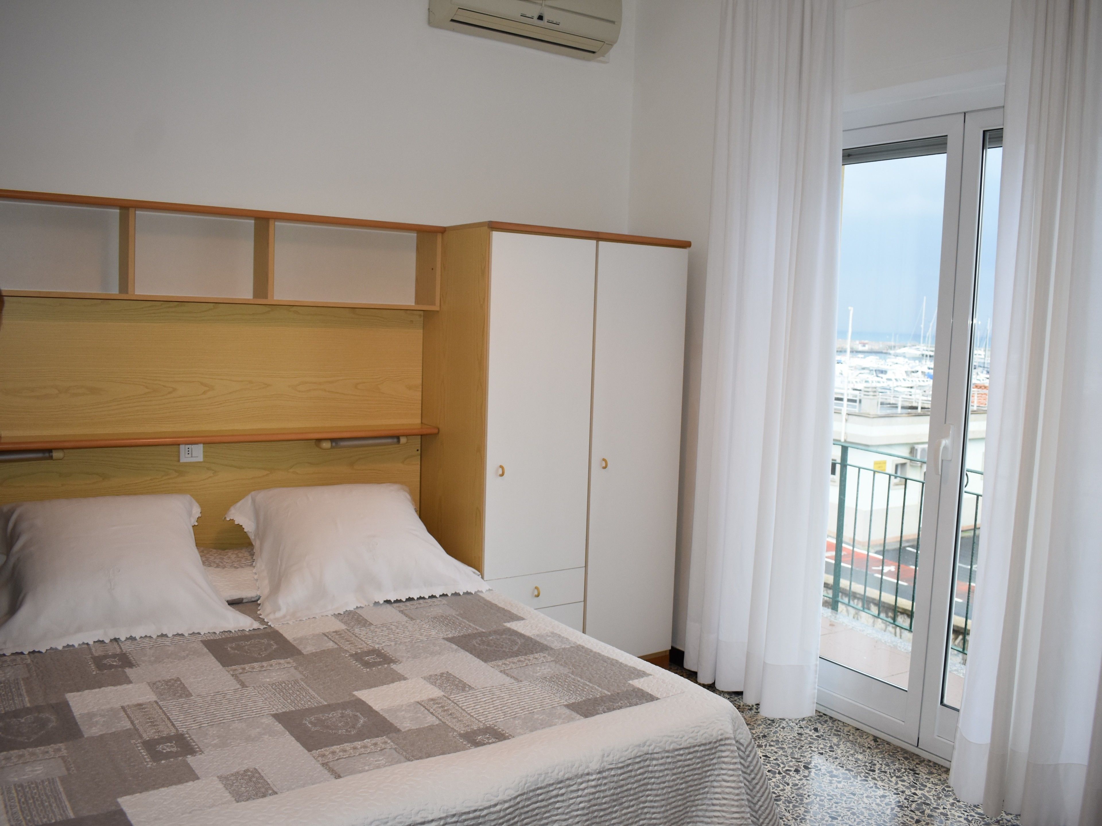 rollaway beds, free wifi, bed sheets