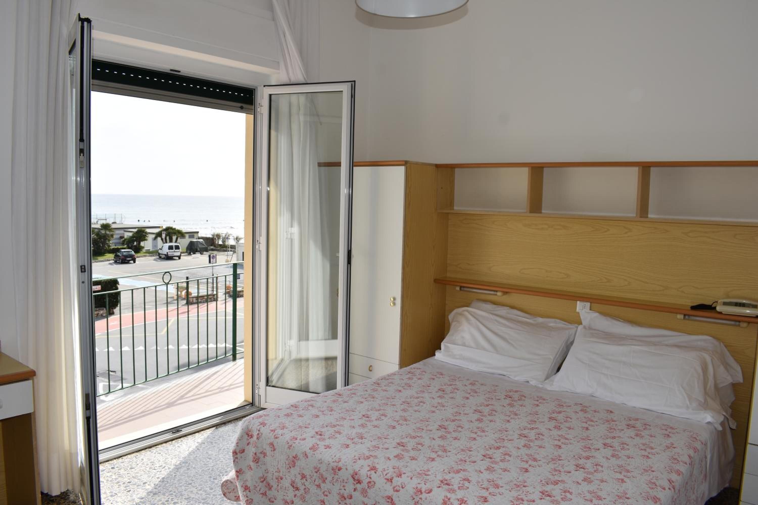 rollaway beds, free wifi, bed sheets