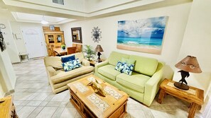 Een televisie en een stereo