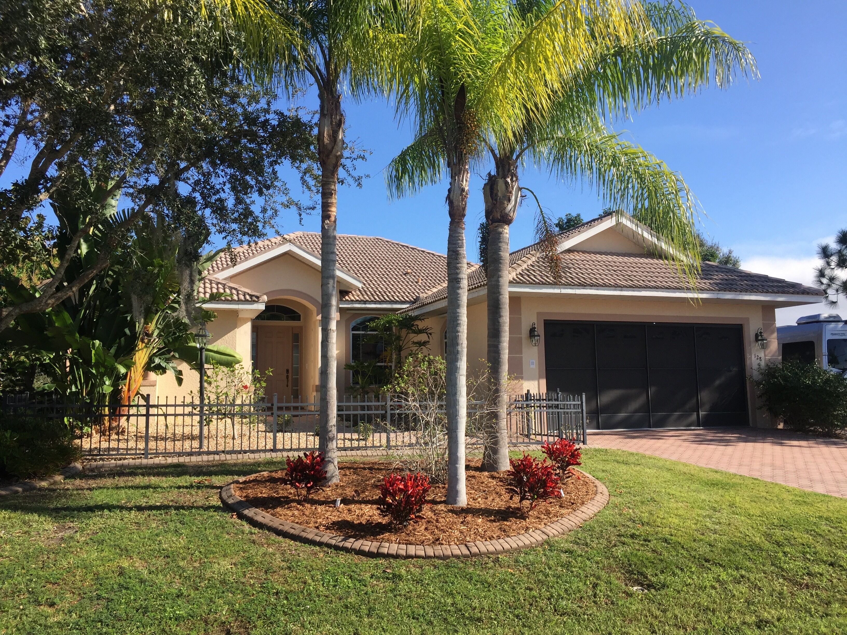 Water front, Sailboat Access, Harbor/Gulf Access, Walk to Beach Park
