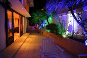 Terrace/patio - Newly Listed New Modern Home in Manuel Antonio Central (Manuel Antonio Central)