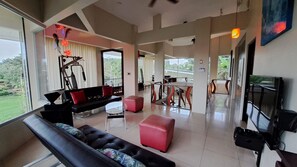 Smart-TV og stereoanlegg