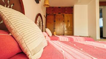 Casa familiar | 4 habitaciones, cortinas blackout y tabla de planchar con plancha
