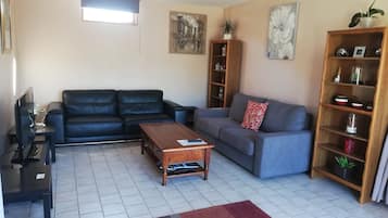 TV, DVD player