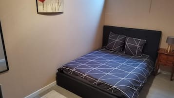 1 chambre, bureau, chambres insonorisées, fer et planche à repasser