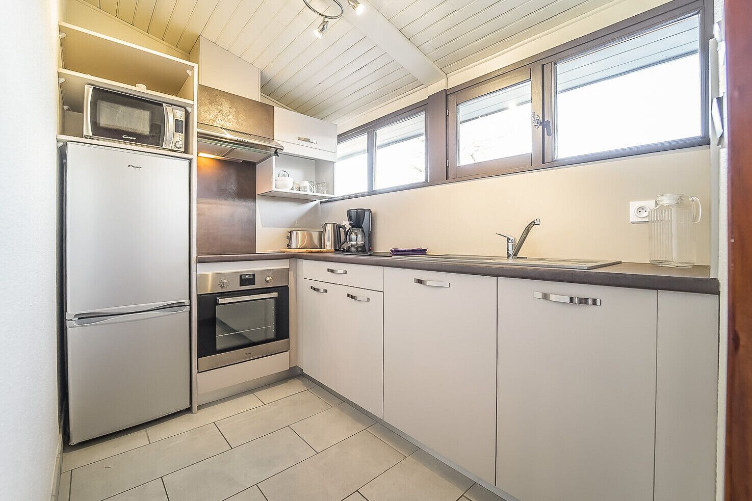 Réfrigérateur, micro-ondes, four, lave-vaisselle