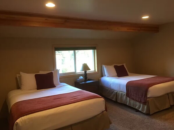 2 quartos, berço de viagem, Wi-Fi de cortesia, roupa de cama