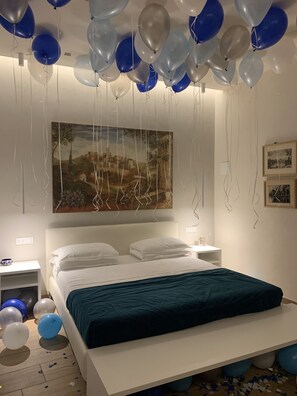 1 Schlafzimmer, Schreibtisch, Bügeleisen/Bügelbrett, Reisekinderbett