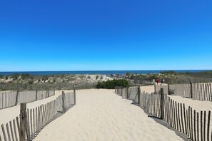 Beach - XPLORIE ACTIVITIES & LINENS INCLUDED*! OCEANFRONT!!! Enjoy the beach from this direct oceanfront 4BR, 2.5 bath four-level upgraded townhouse. Multiple balconies and an outdoor pool! (Ocean City)