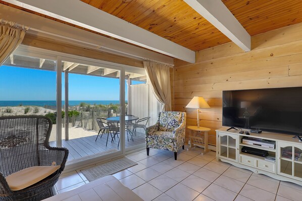 TV - XPLORIE ACTIVITIES & LINENS INCLUDED*! OCEANFRONT!!! Enjoy the beach from this direct oceanfront 4BR, 2.5 bath four-level upgraded townhouse. Multiple balconies and an outdoor pool! (Ocean City)