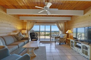 TV - XPLORIE ACTIVITIES & LINENS INCLUDED*! OCEANFRONT!!! Enjoy the beach from this direct oceanfront 4BR, 2.5 bath four-level upgraded townhouse. Multiple balconies and an outdoor pool! (Ocean City)