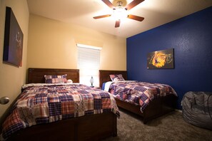 3 bedrooms, in-room safe, iron/ironing board, WiFi
