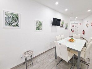 Dining - Tropical Apartment with Terrace Praia da Rocha (Portimão)