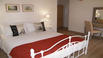 1 slaapkamer, een strijkplank/strijkijzer, gratis wifi, beddengoed