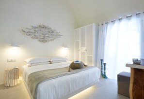 2 bedrooms, in-room safe, iron/ironing board, WiFi