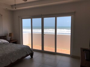 Hus Basic - flera sängar - tillgänglighetsanpassat - utsikt mot stranden | Gratis wi-fi och sängkläder