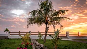 Private beach, white sand, beach umbrellas, beach towels