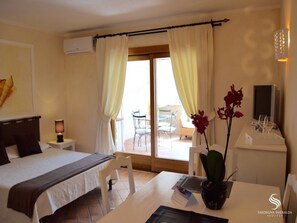 Zimmersafe, Bügeleisen/Bügelbrett, Bettwäsche