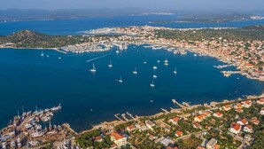 Marina - Apartment in Murter with Terrace, Air condition, WIFI, Washing machine (125-4) (Murter)
