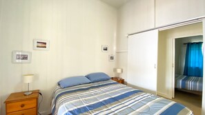 3 bedrooms, free WiFi, bed sheets - Baybreeze -Burrum Heads- 3BR- Close to Boat Ramp (BURRUM HEADS)